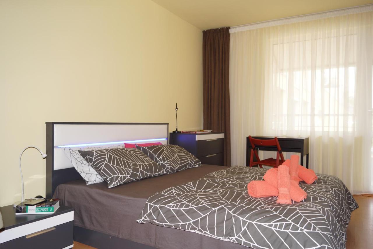 Spacious 2Bdr - Free Parking - Walk Everywhere - 300 Mbps Wifi Varna Esterno foto