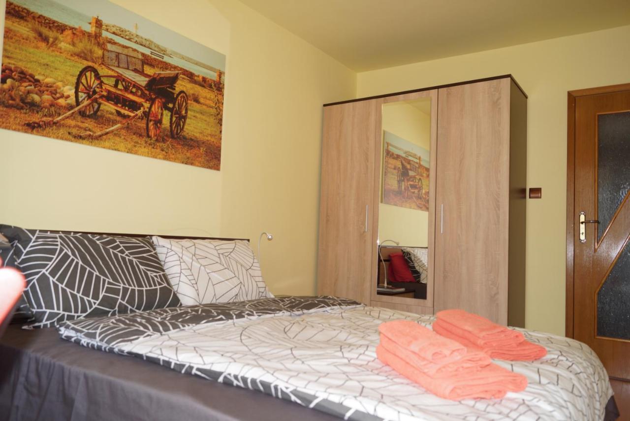 Spacious 2Bdr - Free Parking - Walk Everywhere - 300 Mbps Wifi Varna Esterno foto