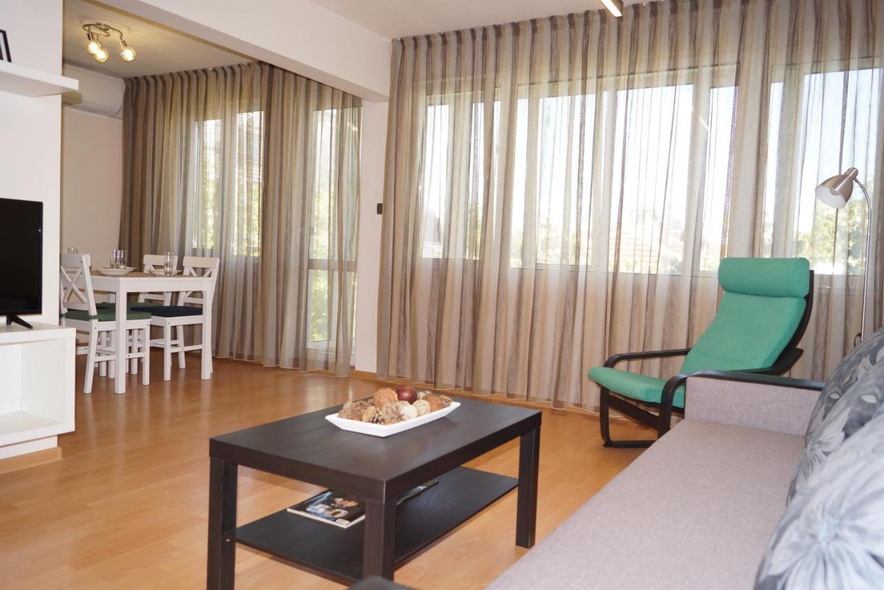 Spacious 2Bdr - Free Parking - Walk Everywhere - 300 Mbps Wifi Varna Esterno foto