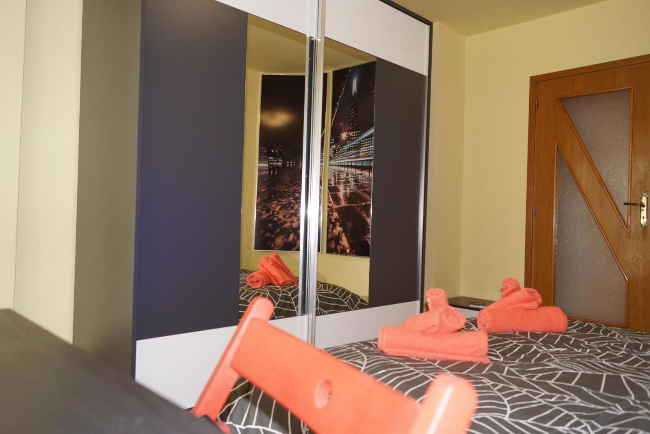 Spacious 2Bdr - Free Parking - Walk Everywhere - 300 Mbps Wifi Varna Esterno foto